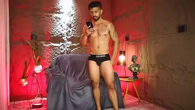 DannSaenz on StripChat 