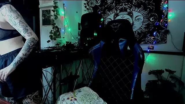 Demongirl6666 on StripChat 