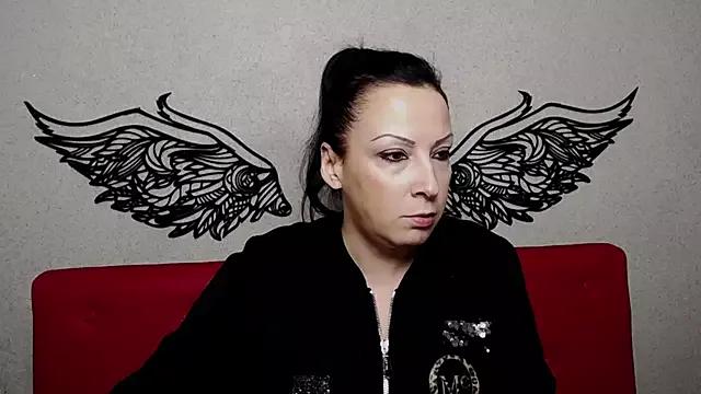ElizabethSho on StripChat 