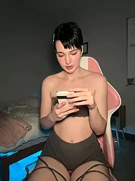 Ella-Blue on StripChat 