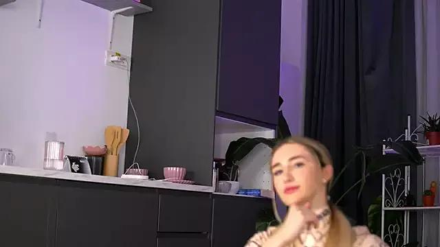 EmilyRaymont on StripChat 