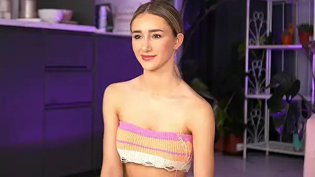 EmilyRaymont on StripChat 
