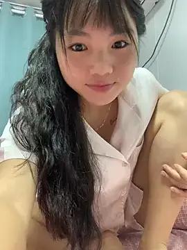 Freechat Emlyly-18 on StripChat