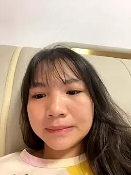 Freechat Emlyly-18 on StripChat