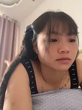 Freechat Emlyly-18 on StripChat