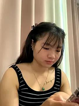 Freechat Emlyly-18 on StripChat