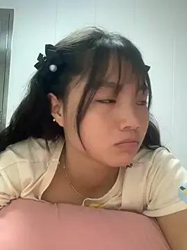 Freechat Emlyly-18 on StripChat