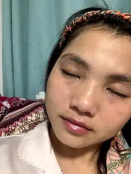 Freechat Emlyly-18 on StripChat