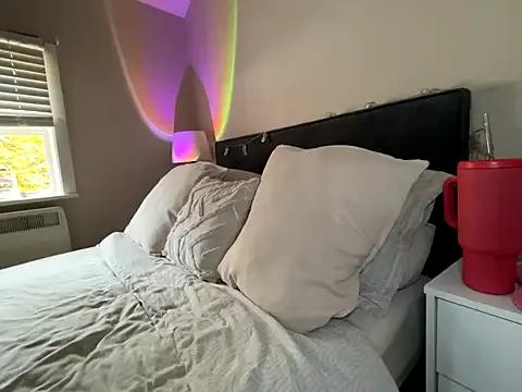 Naked FrancescaXO wants you to fuck her body now FrancescaXO from StripChat