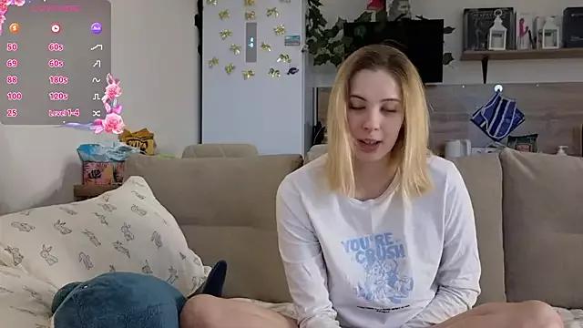 Girl_alone_home on StripChat 
