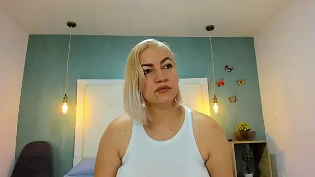 Heidy_milf on StripChat 