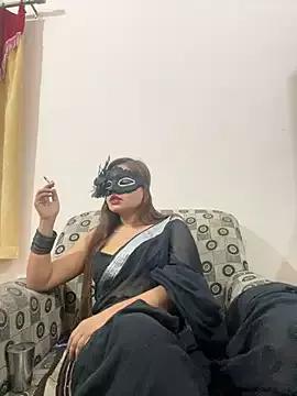 HoneyBearCpl on StripChat 