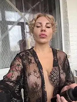 Sweet Hotnessi wants you to fuck her body now Hotnessi from StripChat