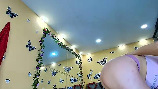 HottCandy21 on StripChat 