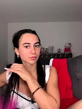 Join StripChat's Itsyourgirltee itsyourgirltee from StripChat