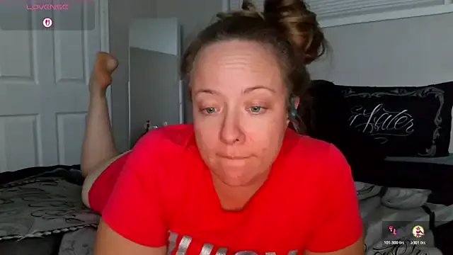 julimonroe from StripChat