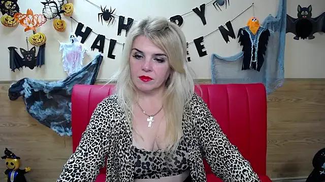 Julya_Barbi from StripChat