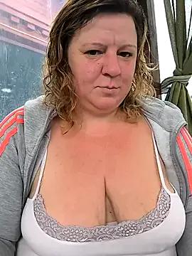 jusichka from StripChat