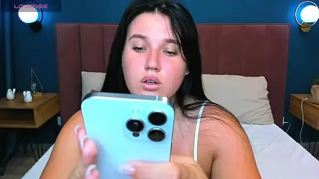 Kassandra__grey on StripChat 