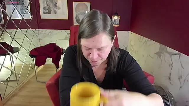 Freechat KellyPerfection on StripChat