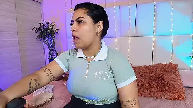 kiana_cream on StripChat 