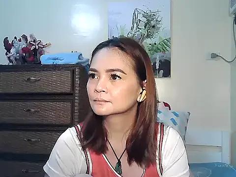 Explore Kisses-13, she wants to masturbate for you Kisses-13 from StripChat