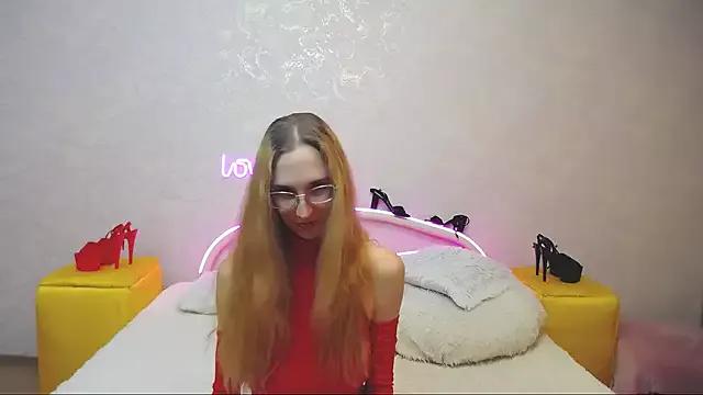 KlaryBrait on StripChat 
