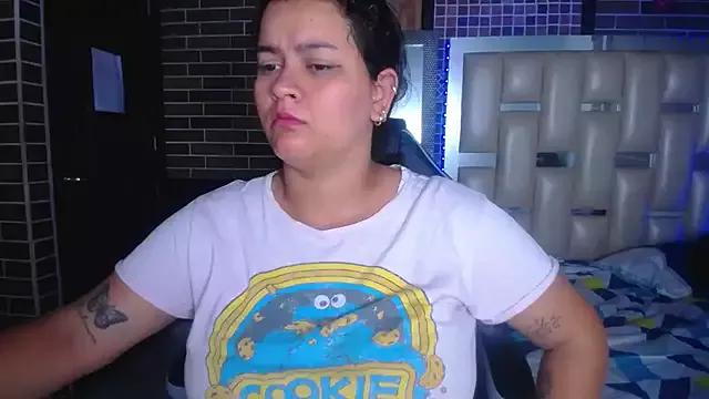 kriss_sweetboobs10 on StripChat 