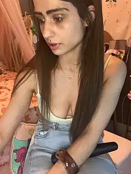 LaPetitechienne1 on StripChat 