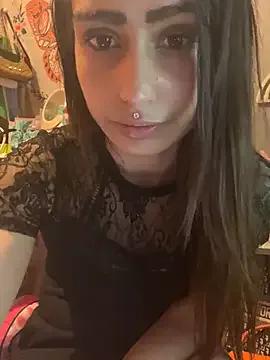 LaPetitechienne1 on StripChat 