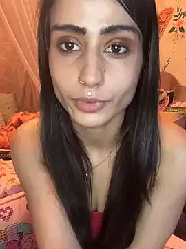 LaPetitechienne1 on StripChat 