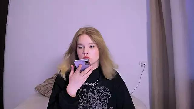 LaseyMoon on StripChat 