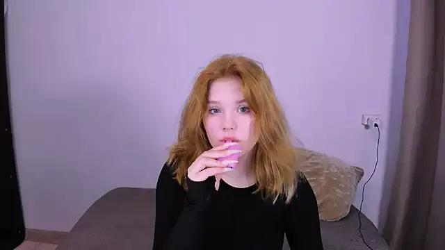 LaseyMoon on StripChat 