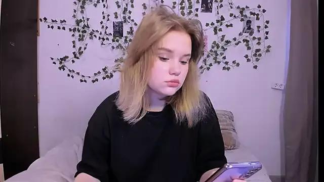 LaseyMoon on StripChat 