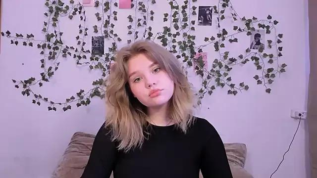 LaseyMoon on StripChat 
