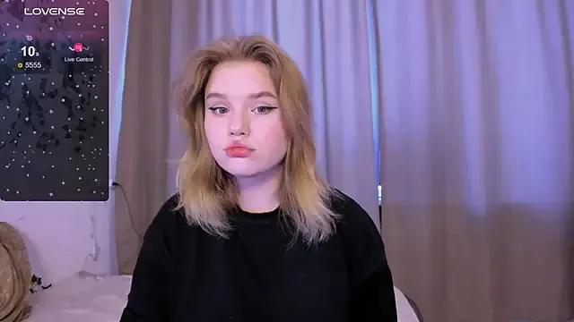 LaseyMoon on StripChat 