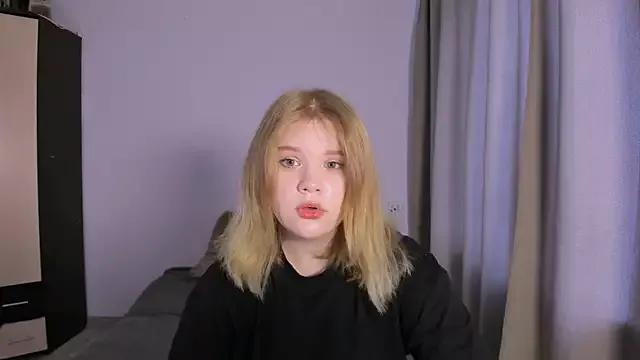 LaseyMoon on StripChat 