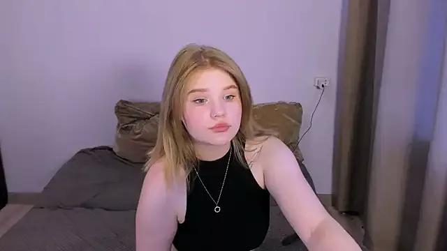 LaseyMoon on StripChat 