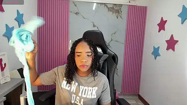 Freechat lia_16 on StripChat