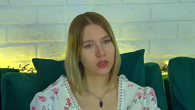 LiliLinn on StripChat 