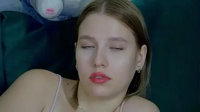 LiliLinn on StripChat 