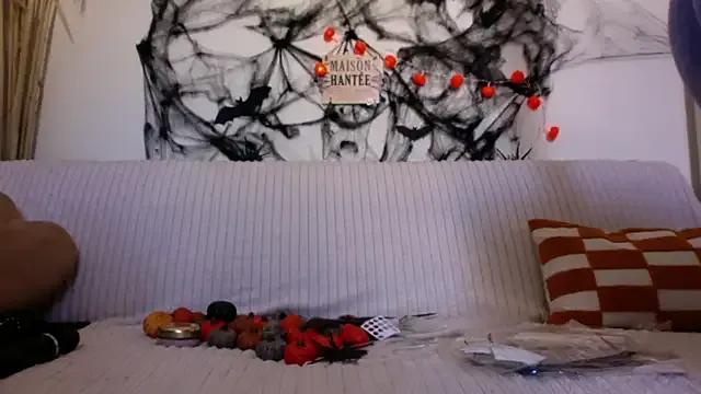 Join amazing escort Luccreccia_ Luccreccia_ from StripChat