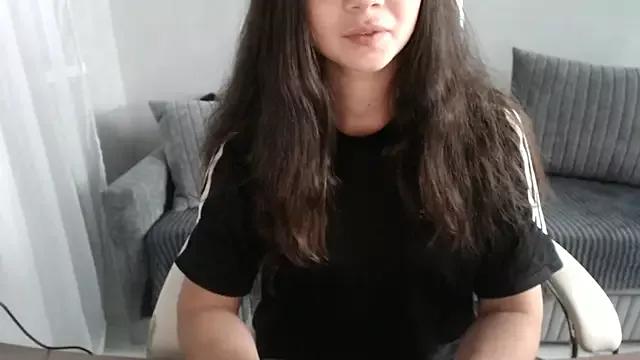 LuciaSenual on StripChat 