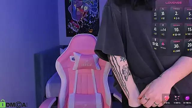 Luna-Moon on StripChat 