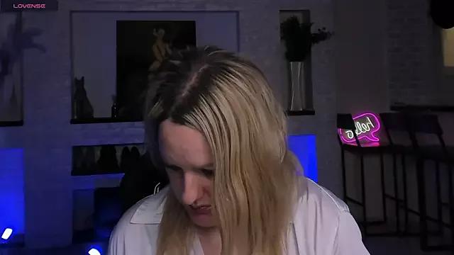 MariemLui on StripChat 
