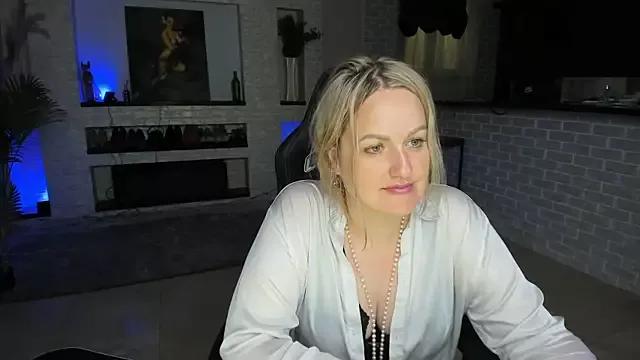 MariemLui on StripChat 
