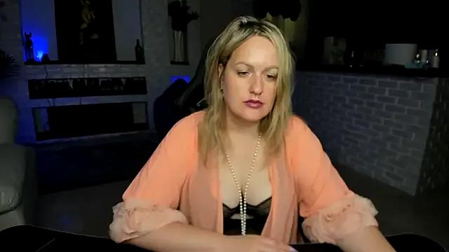 MariemLui on StripChat 