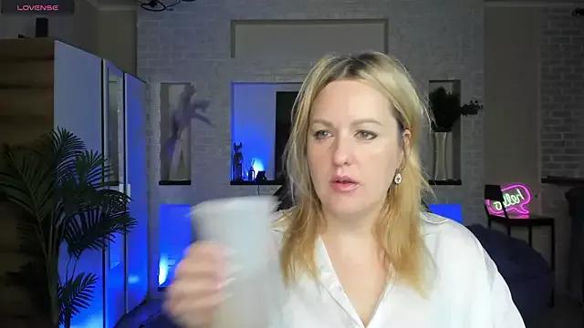 MariemLui on StripChat 