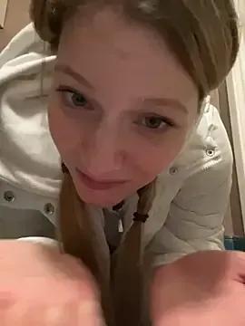 MaryHiggins from StripChat