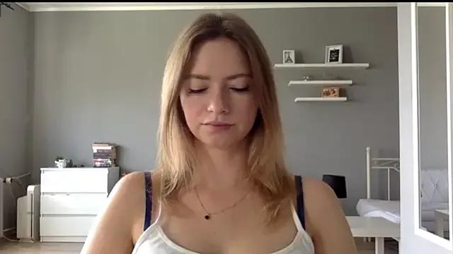 MillieShow on StripChat 